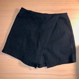 Black Skort
